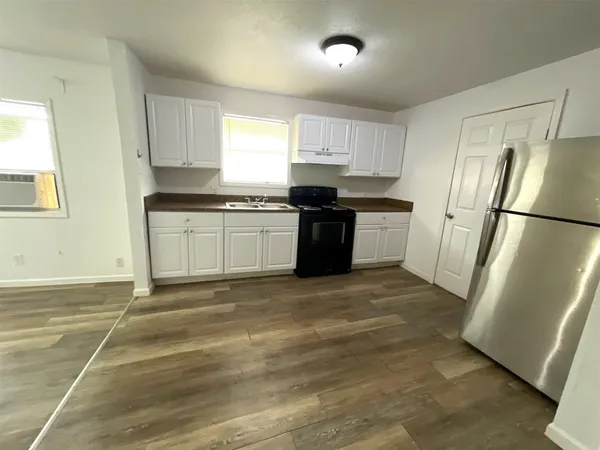 $1,050 | 5523 Avenue O 1/2, Unit SOUTH, Galveston, TX 77551