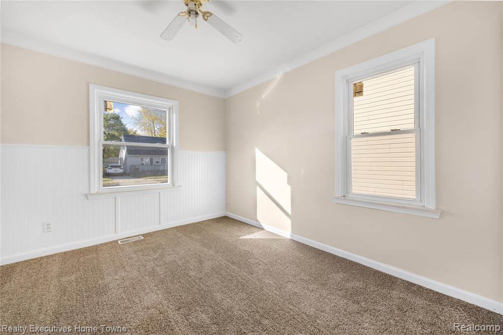 27336 Ridgewood Street Roseville, MI 48066 - Photo 8 of 24