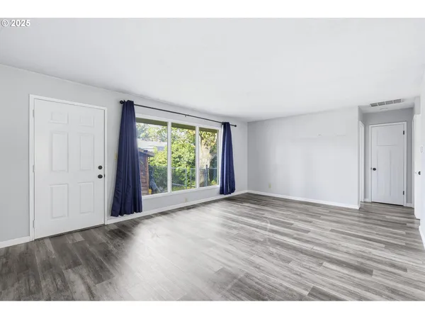 $545,000 | 635 Southeast Walnut Street, Hillsboro, OR 97123