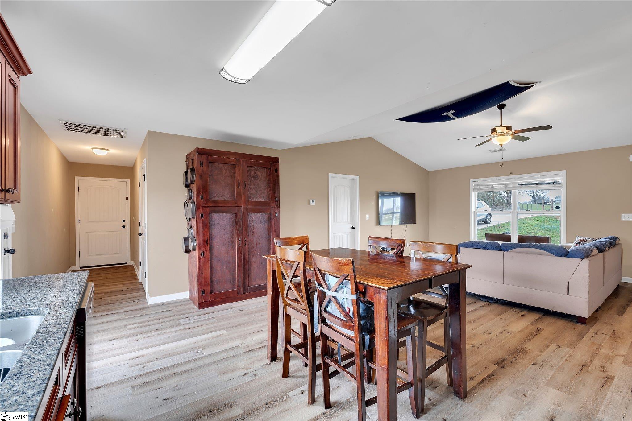 318 North Green River Road Gaffney, SC 29341 - Photo 11 of 20