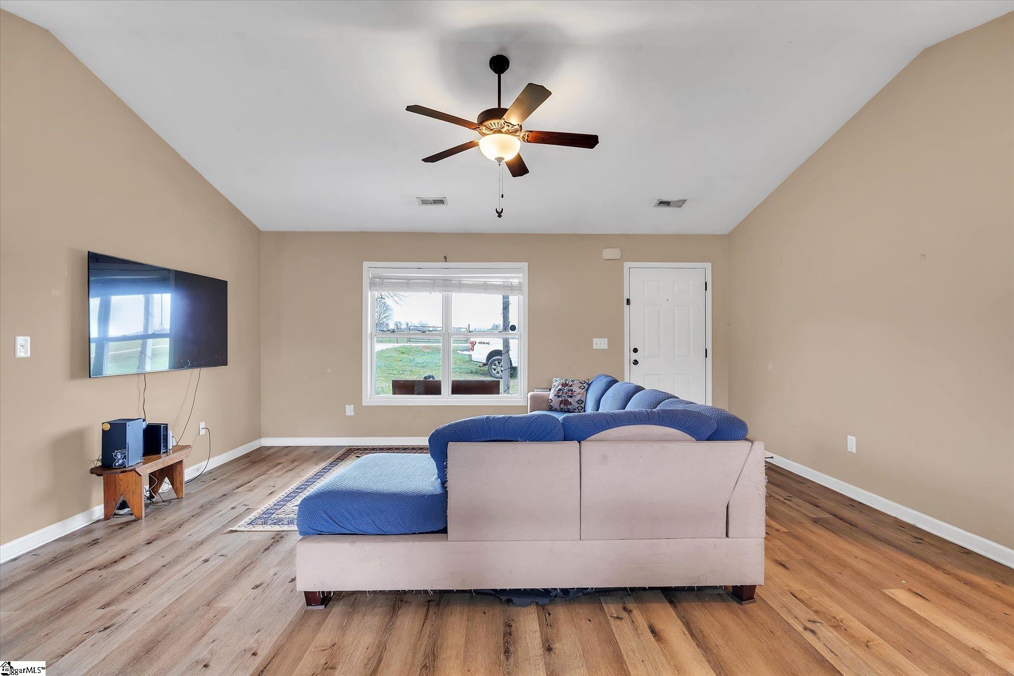 318 North Green River Road Gaffney, SC 29341 - Photo 5 of 20
