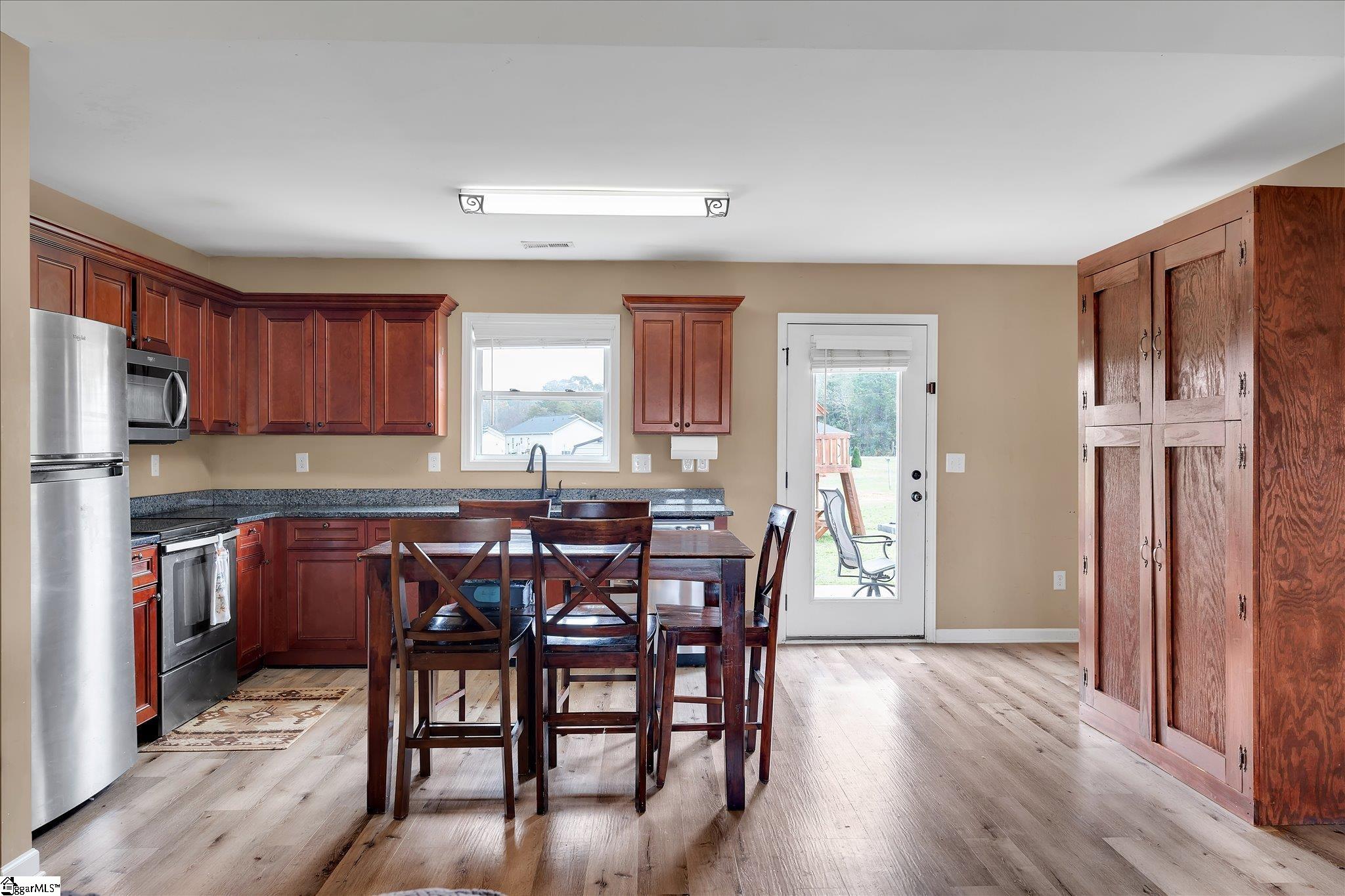 318 North Green River Road Gaffney, SC 29341 - Photo 8 of 20