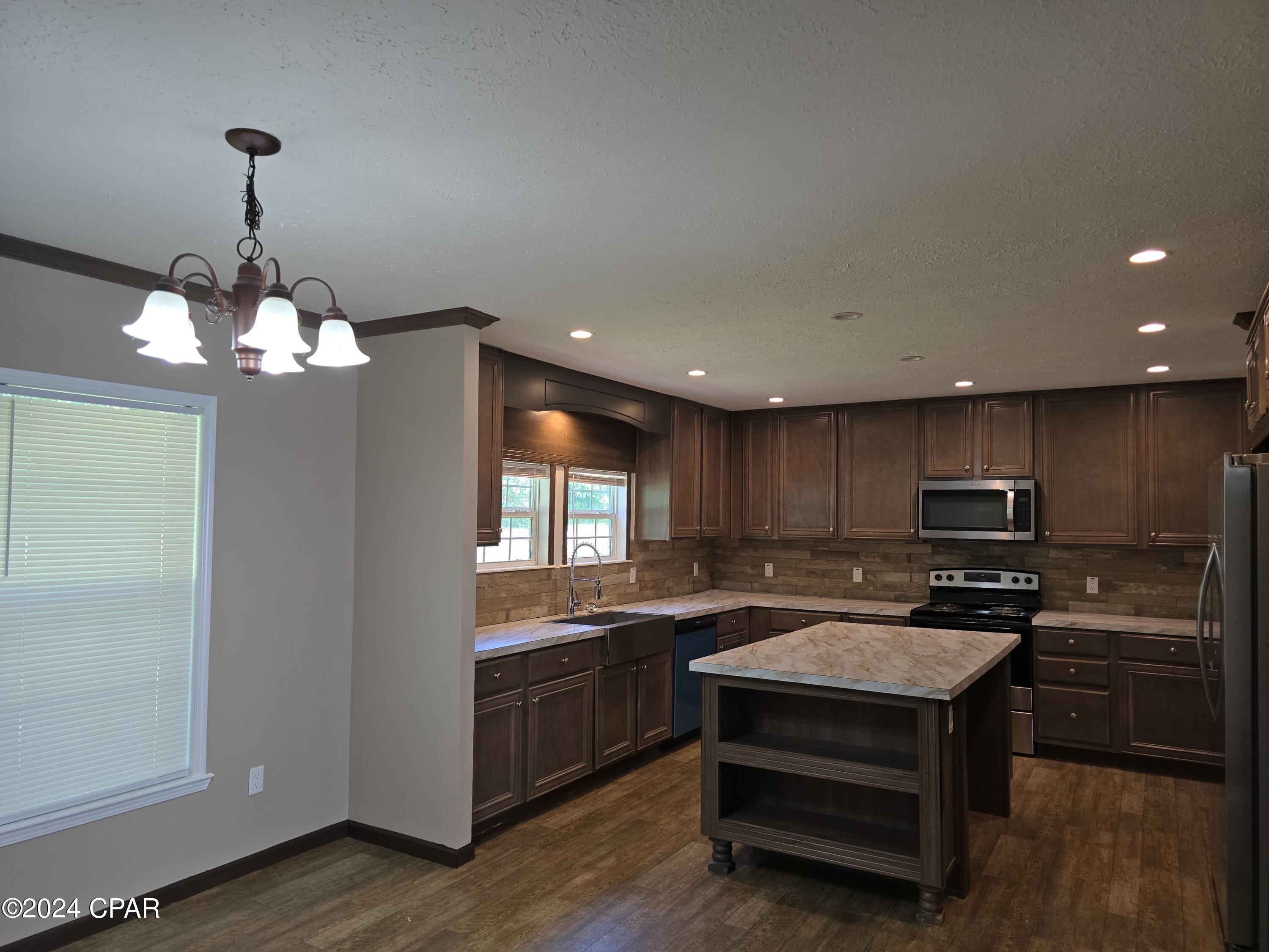 2344 Sapp Road Cottondale, FL 32431 - Photo 10 of 27