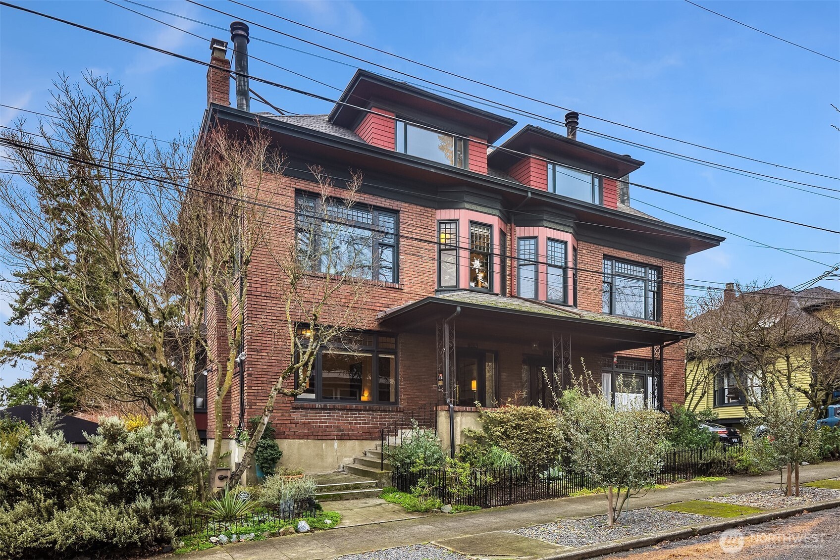 904 East Miller Street, Unit 2 Seattle, WA 98102 - Photo 1 of 20