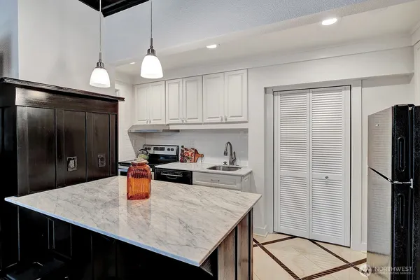 $555,000 | 904 East Miller Street, Unit 2, Seattle, WA 98102