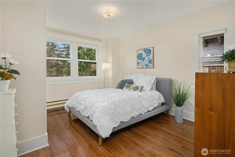 $555,000 | 904 East Miller Street, Unit 2, Seattle, WA 98102