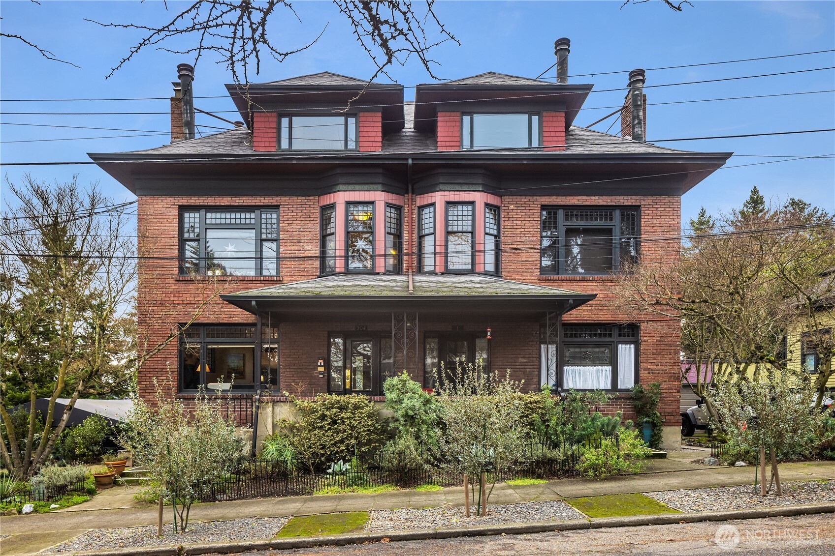 904 East Miller Street, Unit 2 Seattle, WA 98102 - Photo 3 of 20
