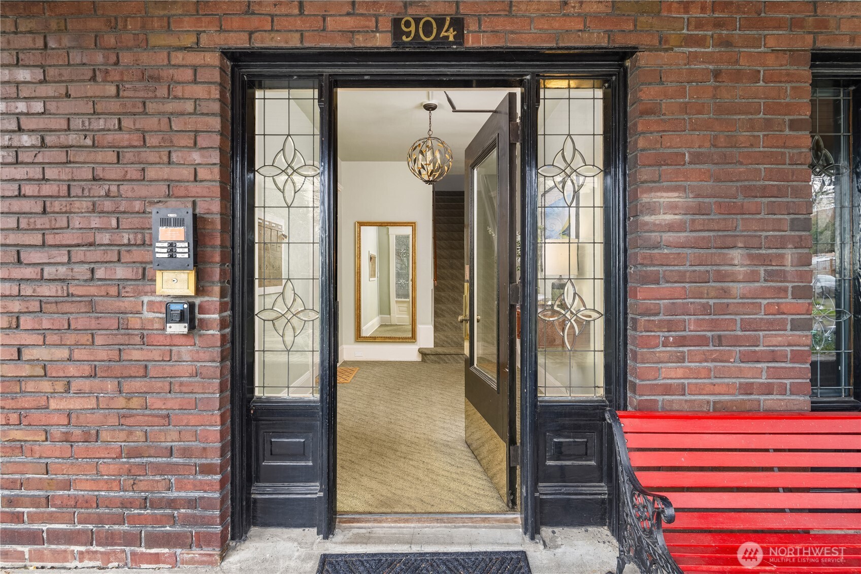 904 East Miller Street, Unit 2 Seattle, WA 98102 - Photo 4 of 20