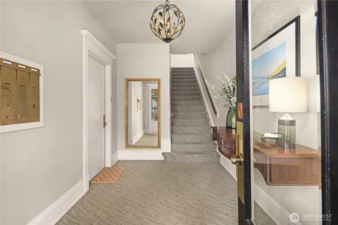$555,000 | 904 East Miller Street, Unit 2, Seattle, WA 98102