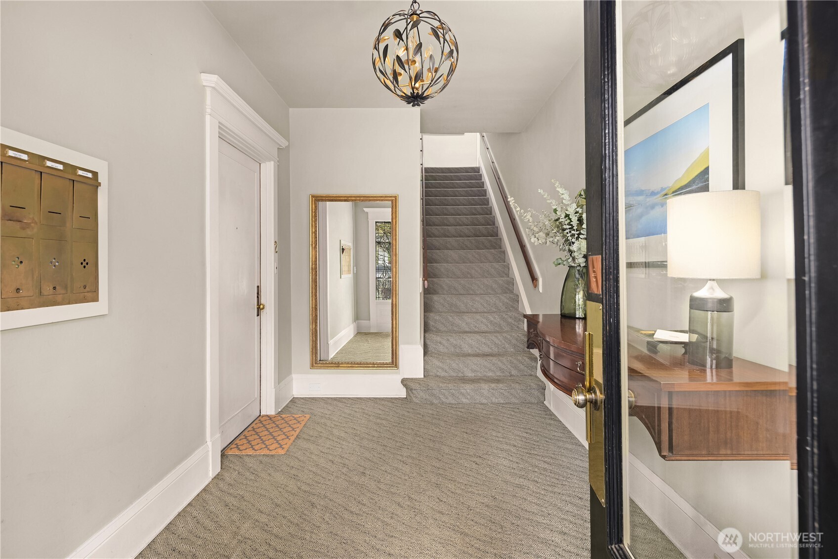 904 East Miller Street, Unit 2 Seattle, WA 98102 - Photo 5 of 20