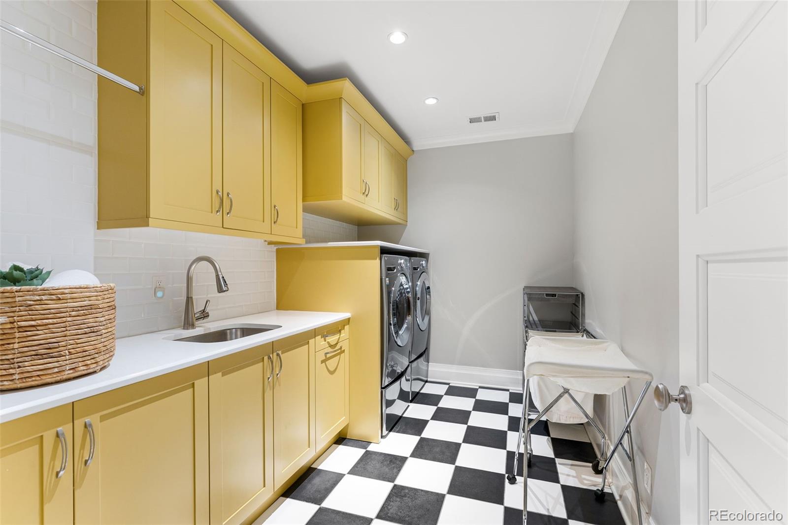 551 South High Street Denver, CO 80209 - Photo 18 of 39