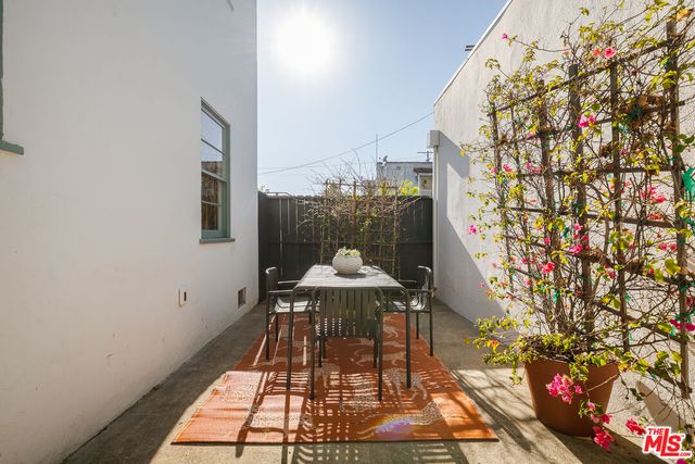 a picture of a table