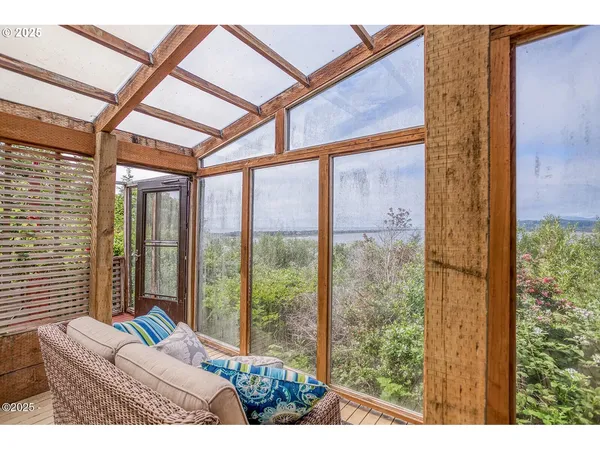 $750,000 | 30 Bluffs Lane, Gleneden Beach, OR 97388