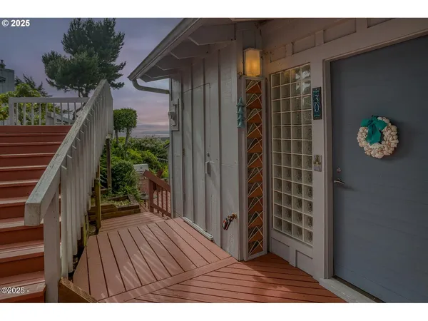 $750,000 | 30 Bluffs Lane, Gleneden Beach, OR 97388