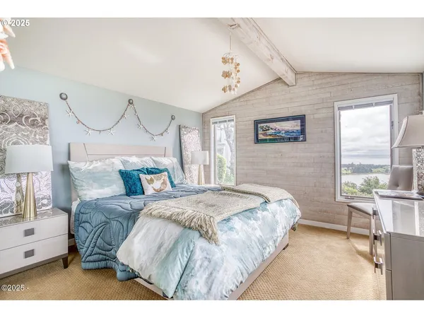 $750,000 | 30 Bluffs Lane, Gleneden Beach, OR 97388