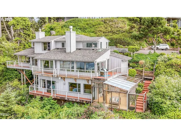 $750,000 | 30 Bluffs Lane, Gleneden Beach, OR 97388