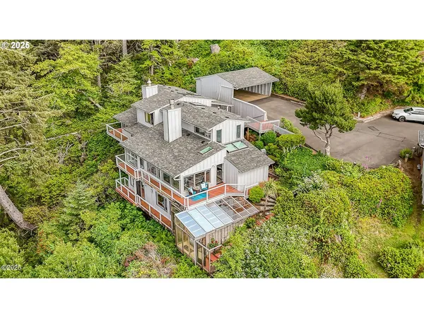 $750,000 | 30 Bluffs Lane, Gleneden Beach, OR 97388