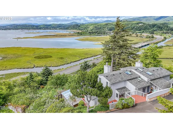 $750,000 | 30 Bluffs Lane, Gleneden Beach, OR 97388