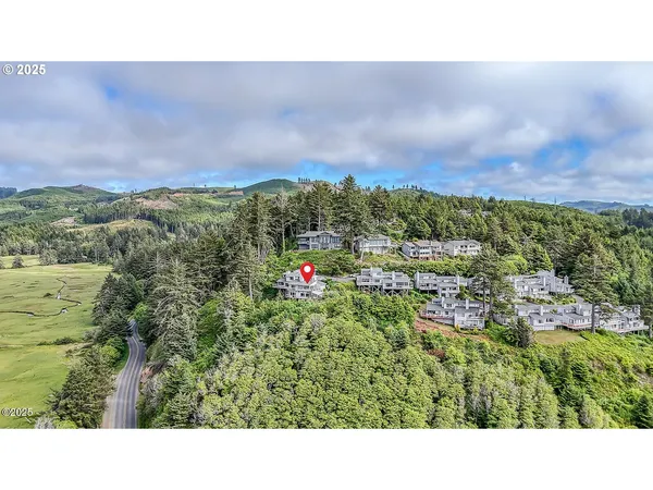 $750,000 | 30 Bluffs Lane, Gleneden Beach, OR 97388