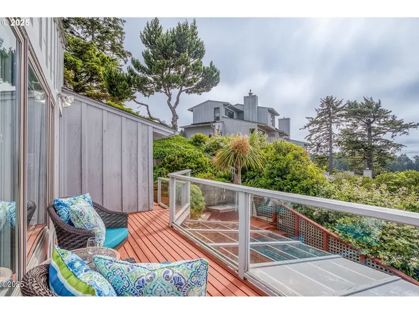 $750,000 | 30 Bluffs Lane, Gleneden Beach, OR 97388