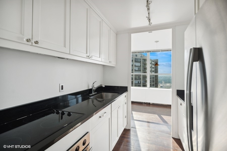 655 West Irving Park Road, Unit 2616 Chicago, IL 60613 - Photo 5 of 18