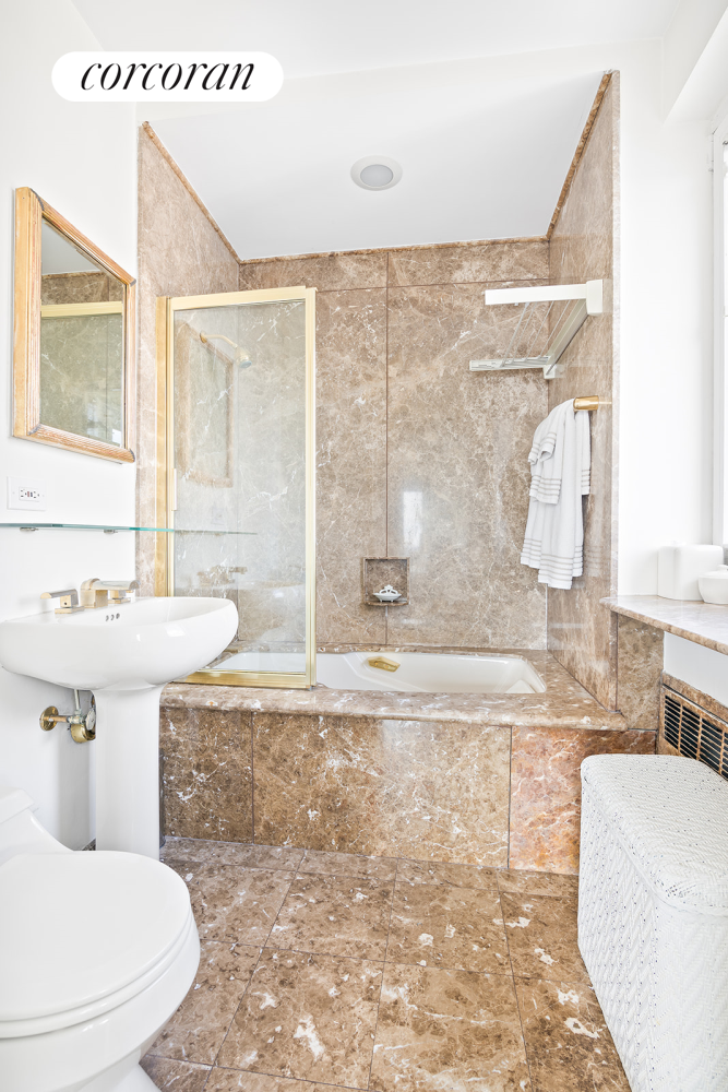 180 East End Avenue, Unit 18B Manhattan, NY 10128 - Photo 5 of 11