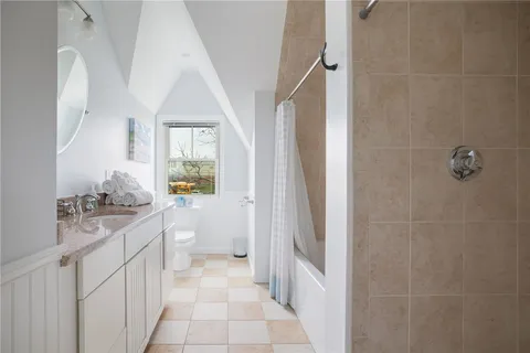 $1,995,000 | 1800 High Street, Block Island, RI 02807