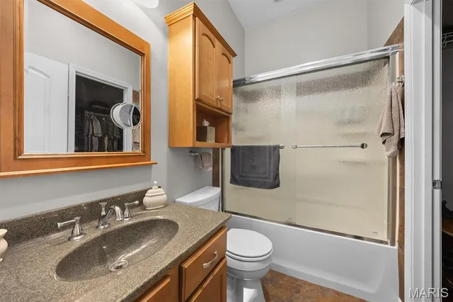 $447,500 | 671 Glen Crossing Road, Glen Carbon, IL 62034