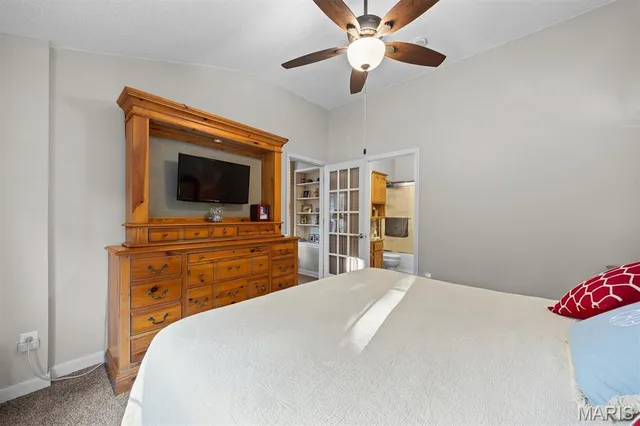 $447,500 | 671 Glen Crossing Road, Glen Carbon, IL 62034