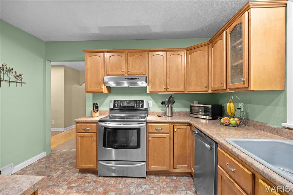 671 Glen Crossing Road Glen Carbon, IL 62034 - Photo 16 of 58