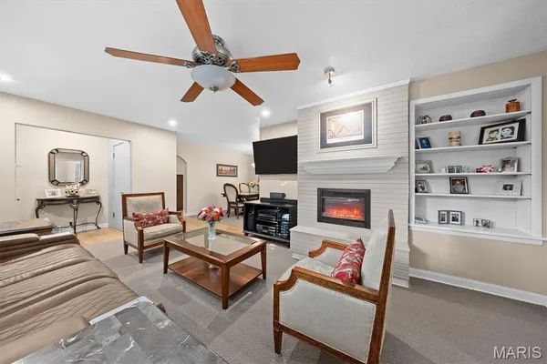 $429,900 | 671 Glen Crossing Road, Glen Carbon, IL 62034