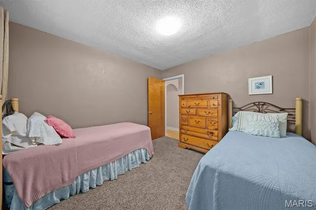 $447,500 | 671 Glen Crossing Road, Glen Carbon, IL 62034