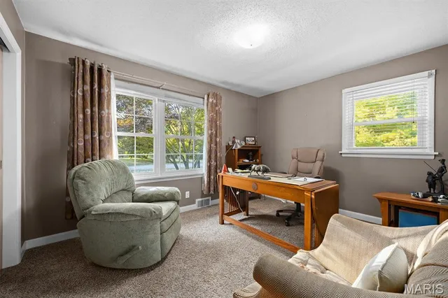 $447,500 | 671 Glen Crossing Road, Glen Carbon, IL 62034