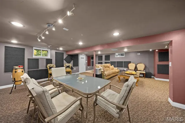 $447,500 | 671 Glen Crossing Road, Glen Carbon, IL 62034