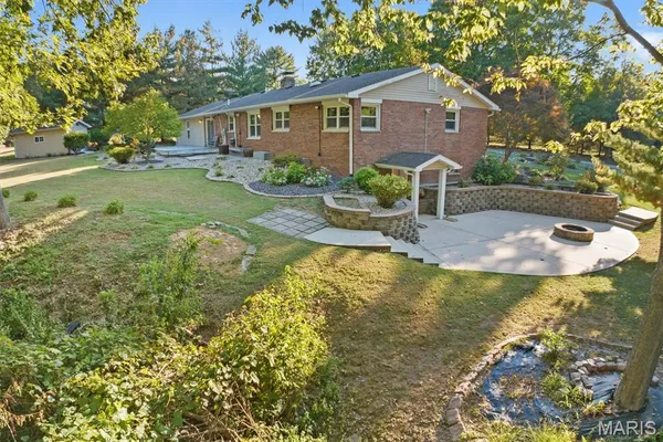$429,900 | 671 Glen Crossing Road, Glen Carbon, IL 62034