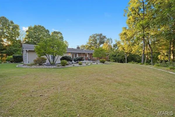 $429,900 | 671 Glen Crossing Road, Glen Carbon, IL 62034