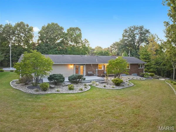 $429,900 | 671 Glen Crossing Road, Glen Carbon, IL 62034