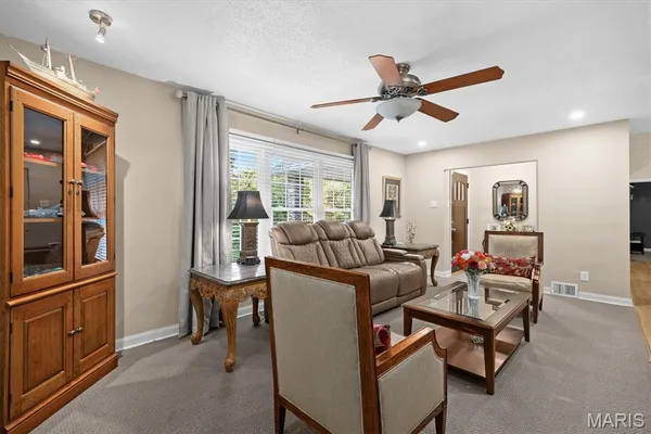 $429,900 | 671 Glen Crossing Road, Glen Carbon, IL 62034