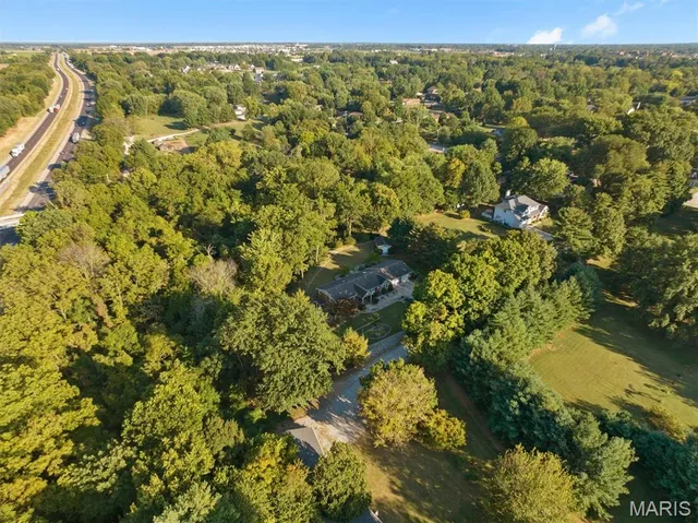 $447,500 | 671 Glen Crossing Road, Glen Carbon, IL 62034