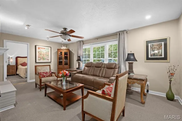 $447,500 | 671 Glen Crossing Road, Glen Carbon, IL 62034