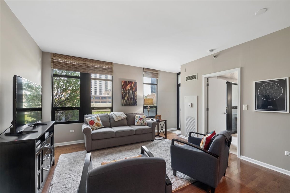 1255 South State Street, Unit 609 Chicago, IL 60605 - Photo 2 of 12