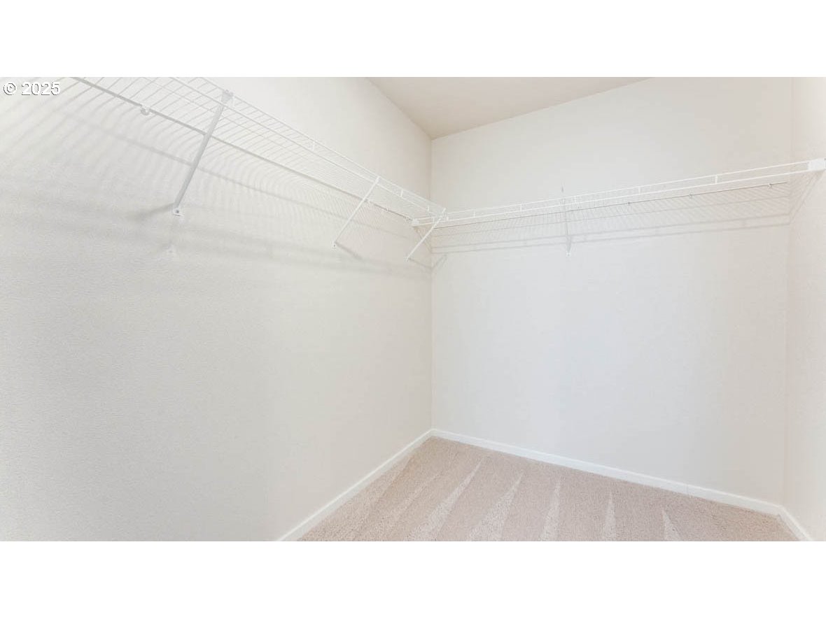 2975 T Street Springfield, OR 97477 - Photo 26 of 28 a open area with shower