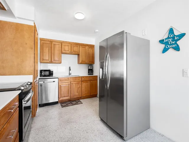 $4,500 | 413 Northeast 25th Avenue, Pompano Beach, FL 33062