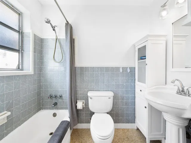 $4,500 | 413 Northeast 25th Avenue, Pompano Beach, FL 33062