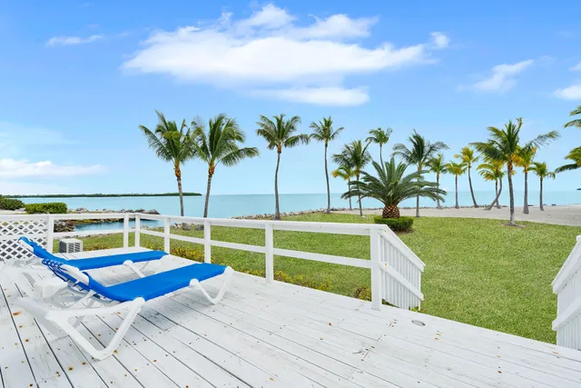 $3,900,000 | 76 Ocean Drive, Key Largo, FL 33037