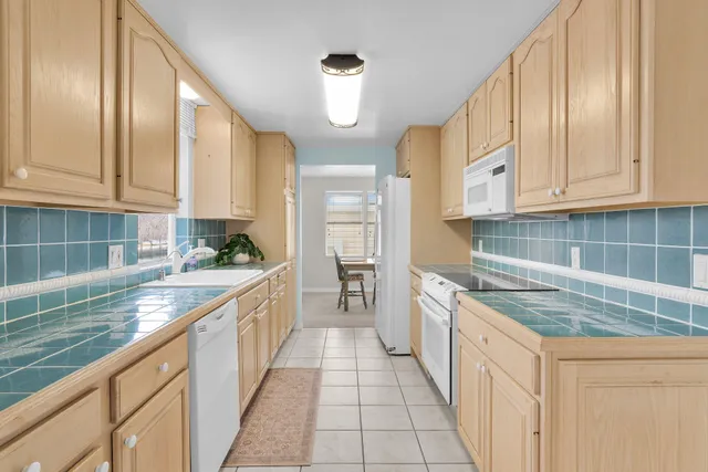 $3,900,000 | 76 Ocean Drive, Key Largo, FL 33037