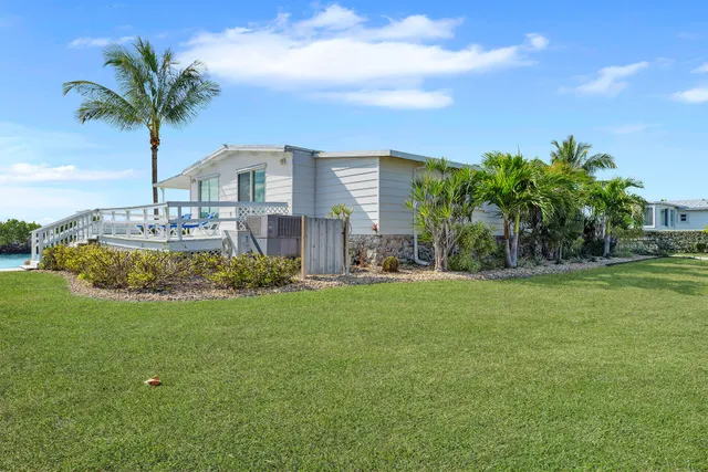 $3,900,000 | 76 Ocean Drive, Key Largo, FL 33037