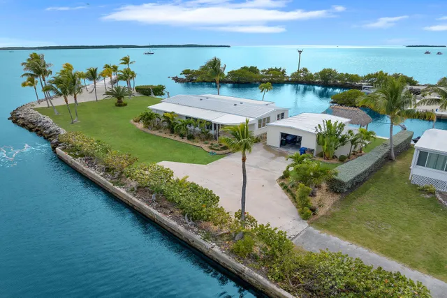 $3,900,000 | 76 Ocean Drive, Key Largo, FL 33037