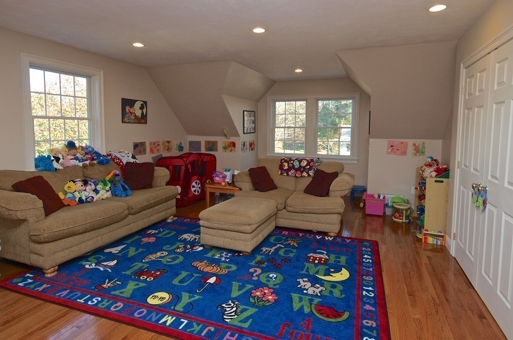 137 Beechnut Road Westwood, MA 02090 - Photo 21 of 30 Gallery Image 21