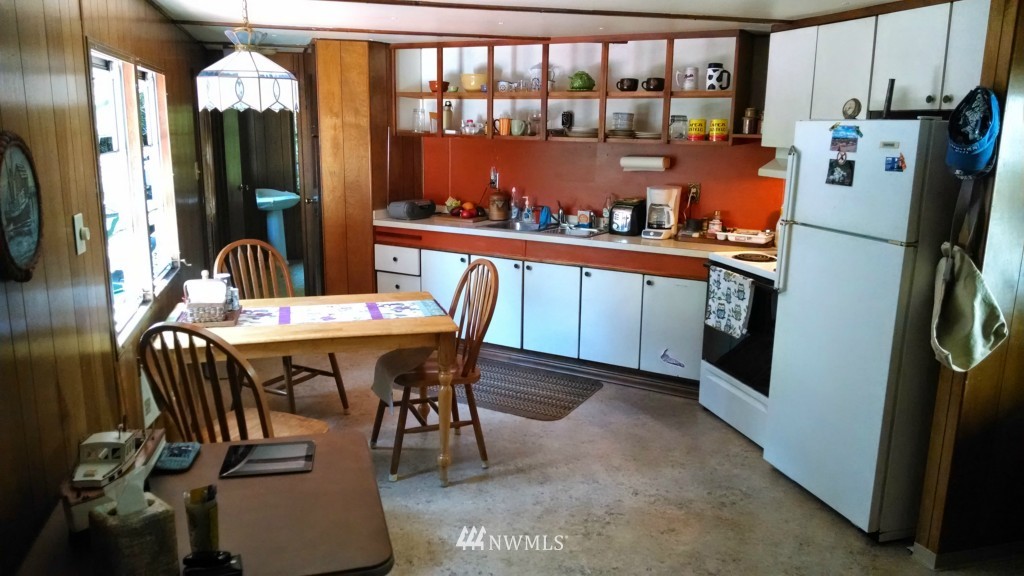 321 East Pickering Road Shelton, WA 98584 - Photo 11 of 20 Gallery Image 11